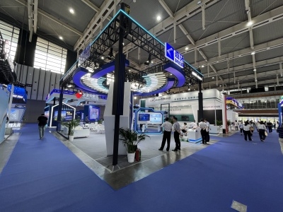 2023南京軟博會236展臺設(shè)計(jì) 科技與服務(wù)的融合創(chuàng)新